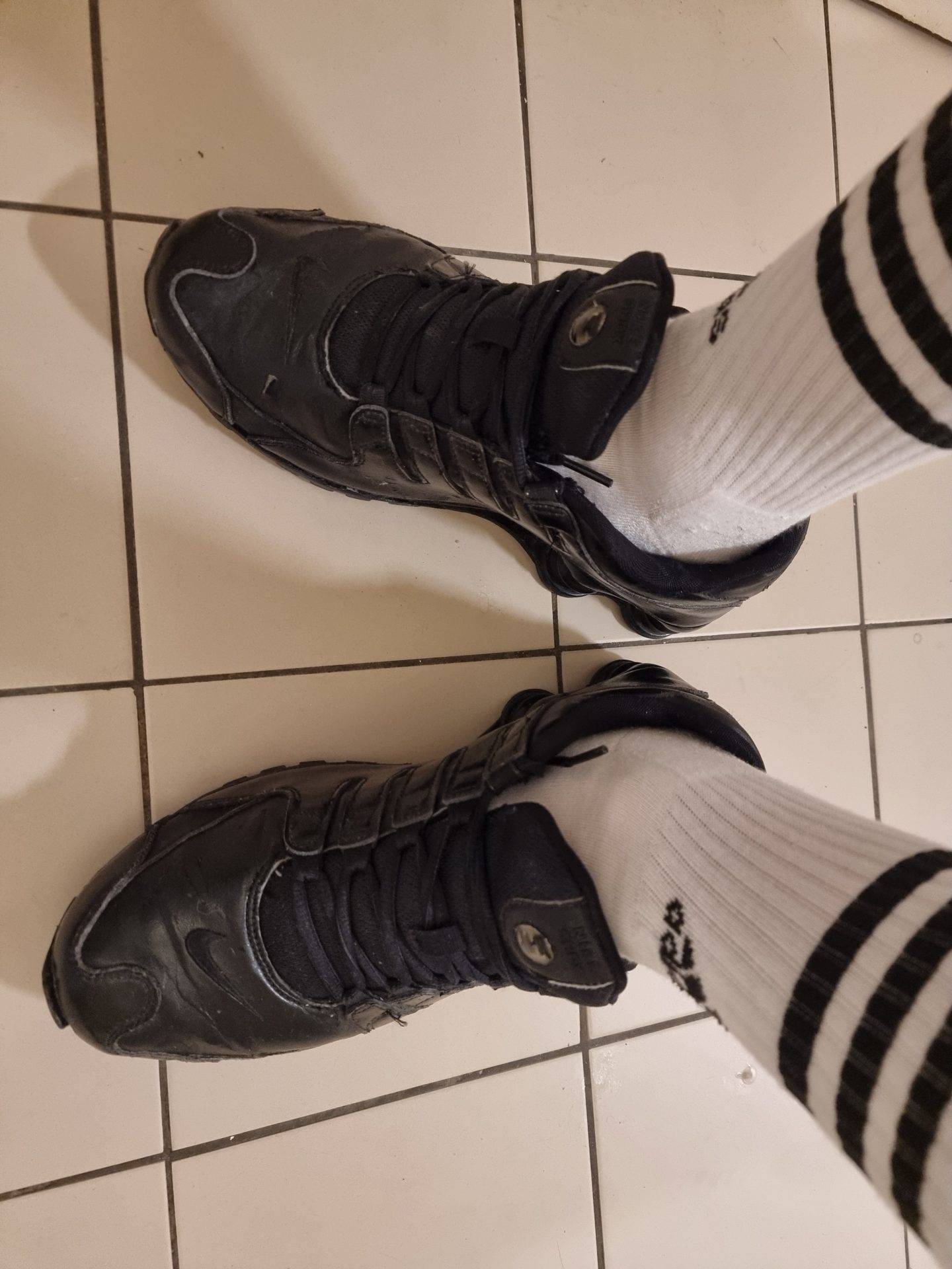 Chaussure nike shox nz pas best sale cher